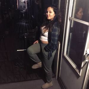 Meet your Posher, Alexis